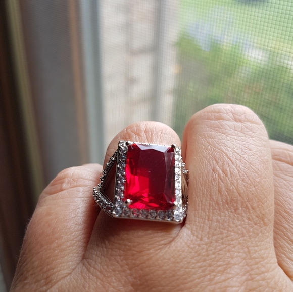 Swarovski Elements 925 Sterling Silver Emerald-cut Garnet Red Ring NEW - Picture 5 of 15
